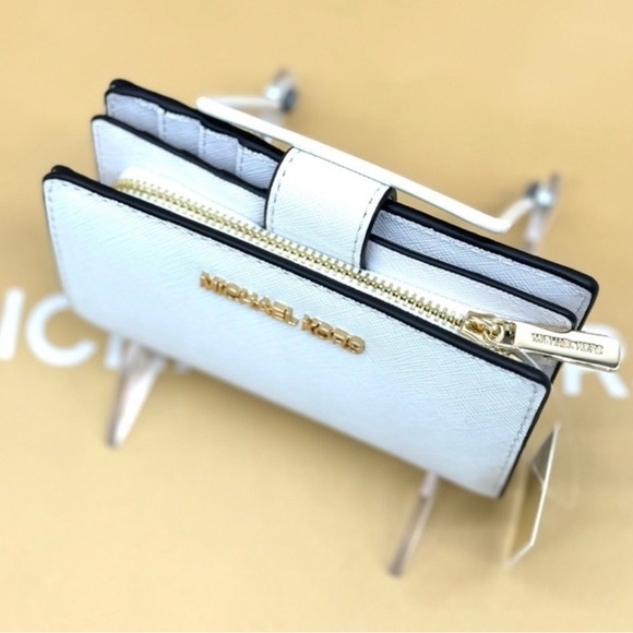 Michael Kors Medium Bifold Zip Chain Wallet Optic White - Picture 5 of 7